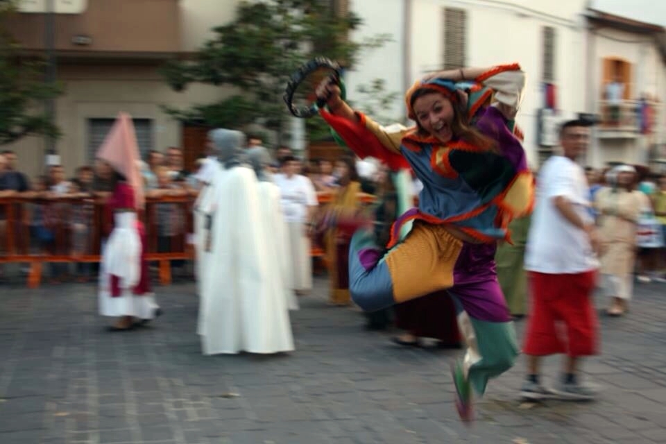 Gioiose tradizioni popolari! di Jamie.