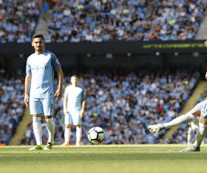 De Bruyne ouvre le score d'un génial coup franc