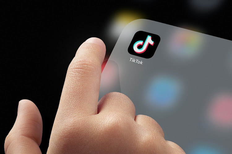 The endorsement boosts efforts by a number of lawmakers to ban the popular app, which is owned by Chinese company ByteDance and used by more than 100 million Americans.