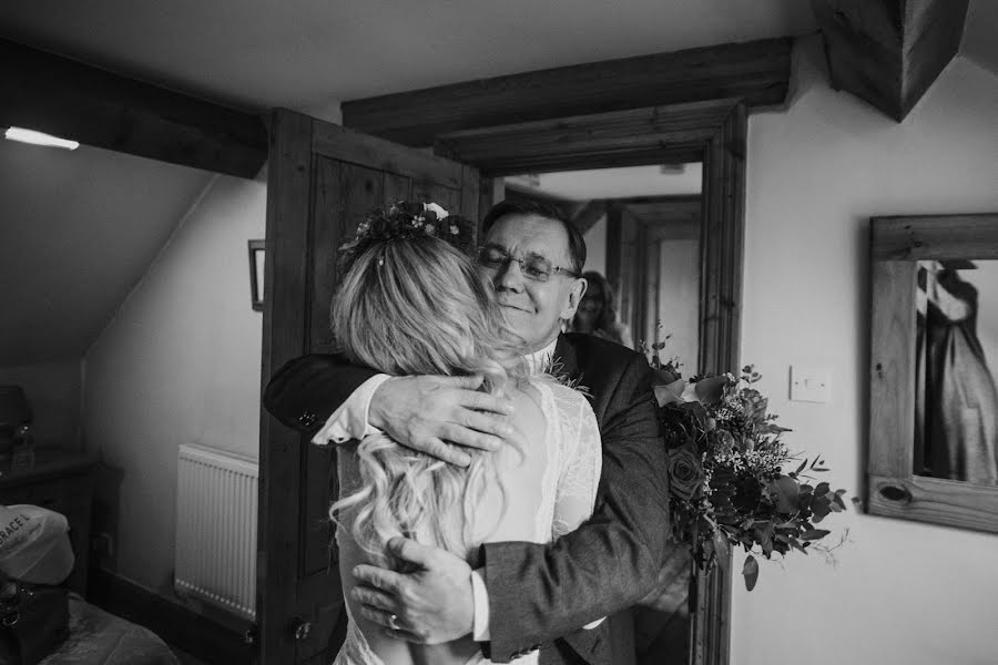 Wedding photographer Laura Wood (laurawoodphoto). Photo of 4 May 2023