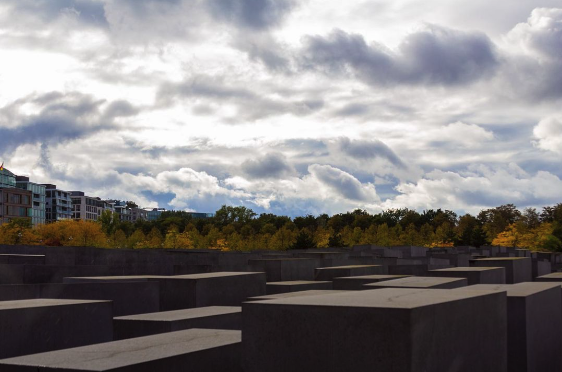 Memorial do Holocausto no Tiergarten na cidade de Berlim.