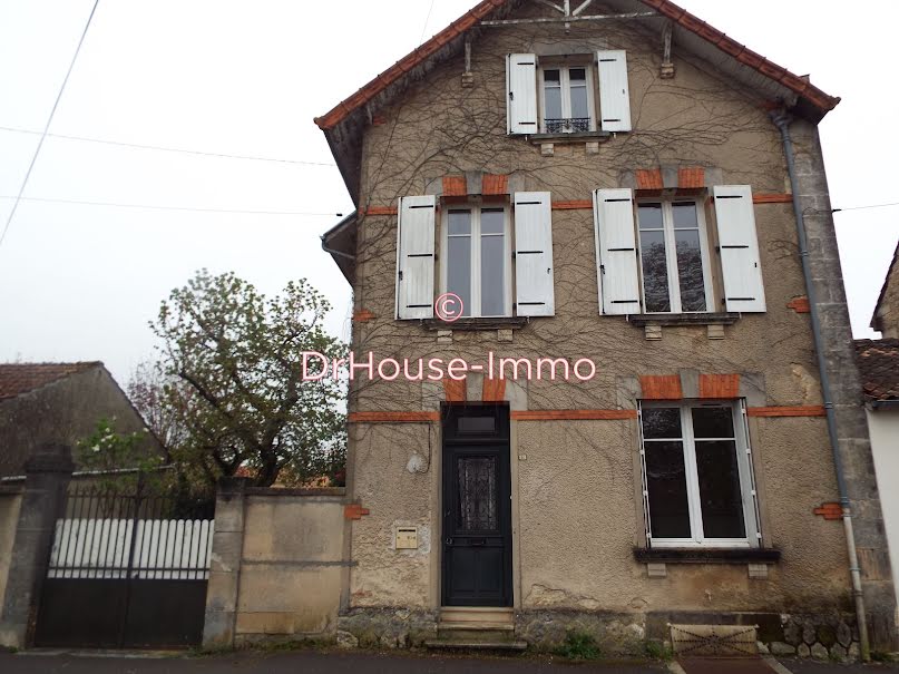 Vente maison 8 pièces 139 m² à Cognac (16100), 250 000 €