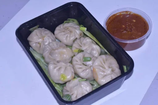 Pan Fried Veggie Momos In White Sauce [6 Pieces]