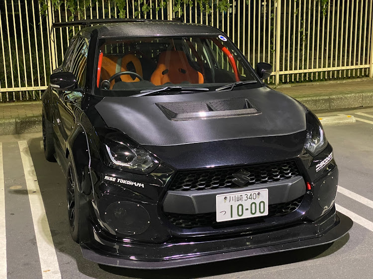 スイフトスポーツのRISE YOKOHAMA・Fハーフスポイラー・カーボンルーフ・オーバーフェンダーに関するカスタム事例の投稿画像3枚目