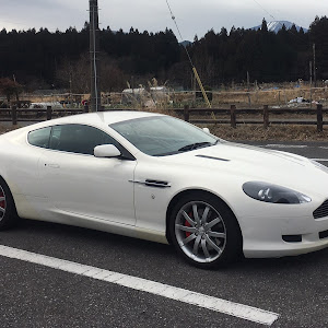 DB9 クーペ