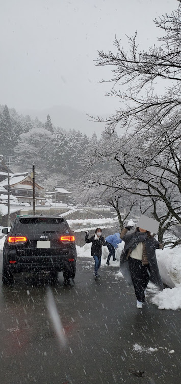 グランドチェロキーの大雪・雪・雪が積もった・雪合戦に関するカスタム事例の投稿画像4枚目