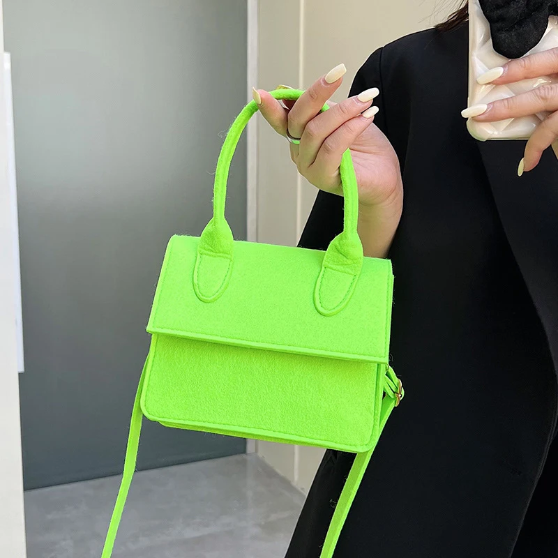 Dames kleine handtas mode cross-body wollen vilt vierkante tas. Compacte en modieuze tas, perfect voor dagelijks gebruik en een vleugje elegantie.