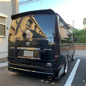 ハイエースバン TRH200V