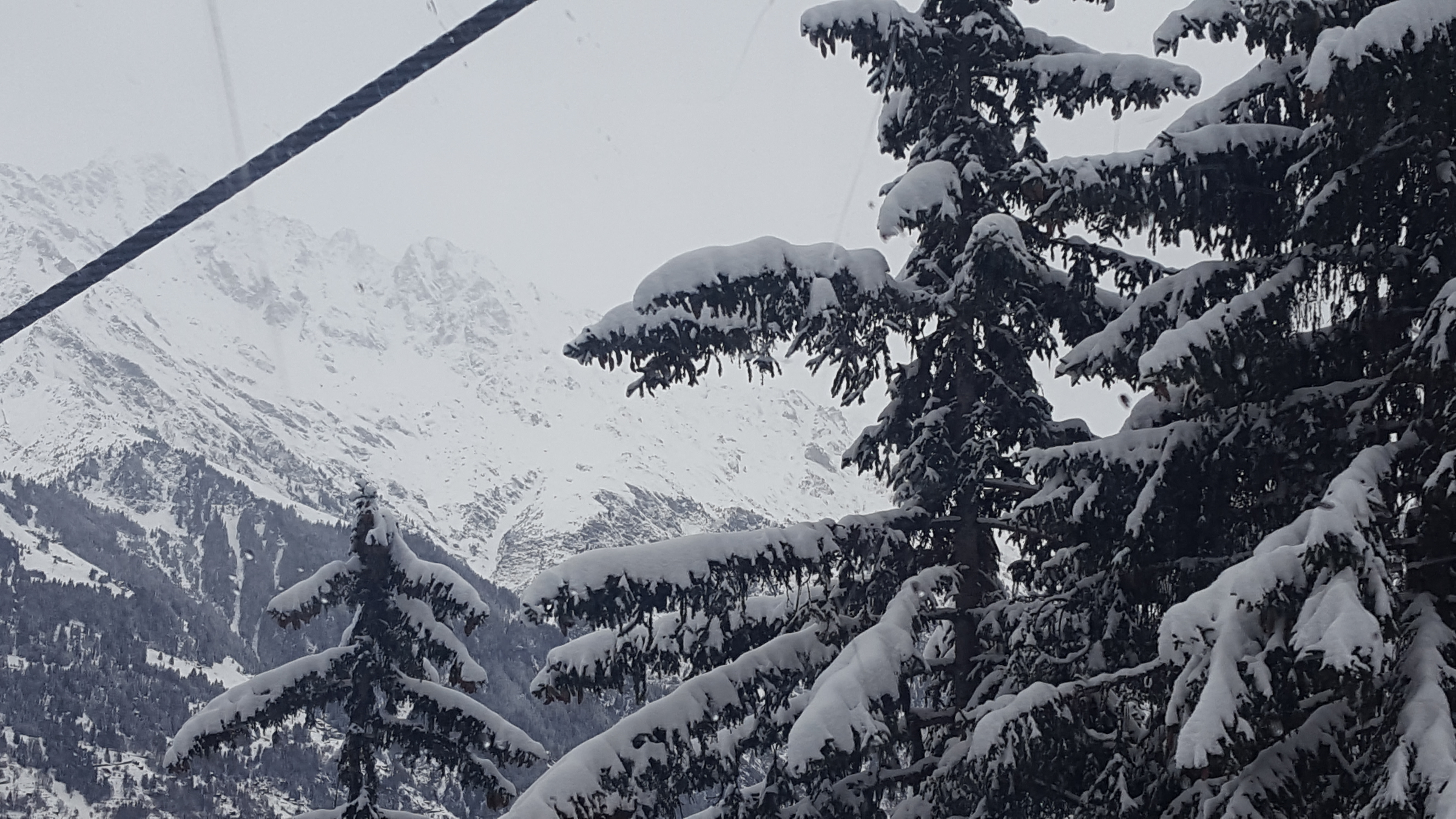 La Neve sugli spilli di isstillseptember