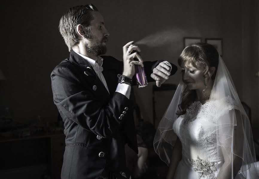 Fotógrafo de casamento Marek Kuzlik (kuzlik). Foto de 3 de dezembro 2016