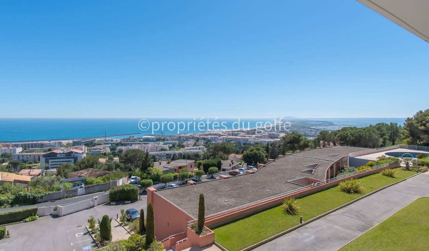 Apartment with terrace Sète