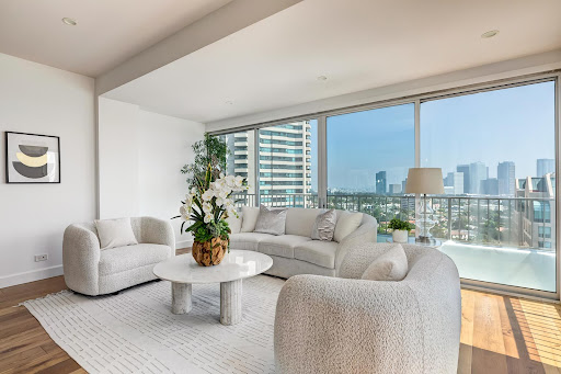 Apartment with pool 3