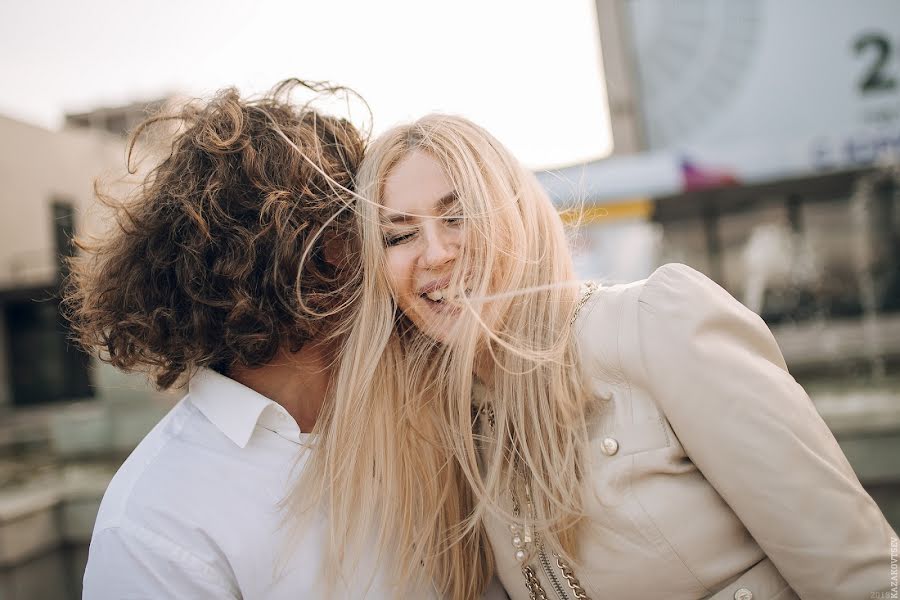 Fotógrafo de casamento Dmitriy Kazakovcev (kazakovtsev). Foto de 10 de novembro 2019