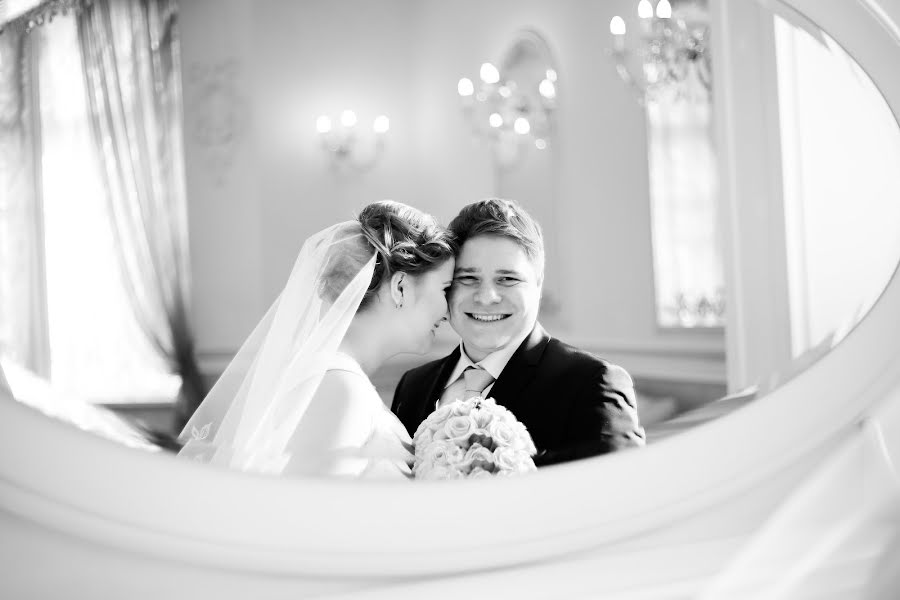 Fotógrafo de casamento Natalya Kulikovskaya (otrajenie). Foto de 28 de julho 2015