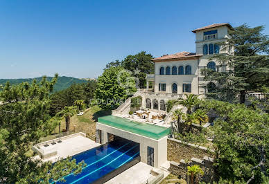 Villa with pool and terrace 4