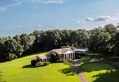 House with pool and terrace 9