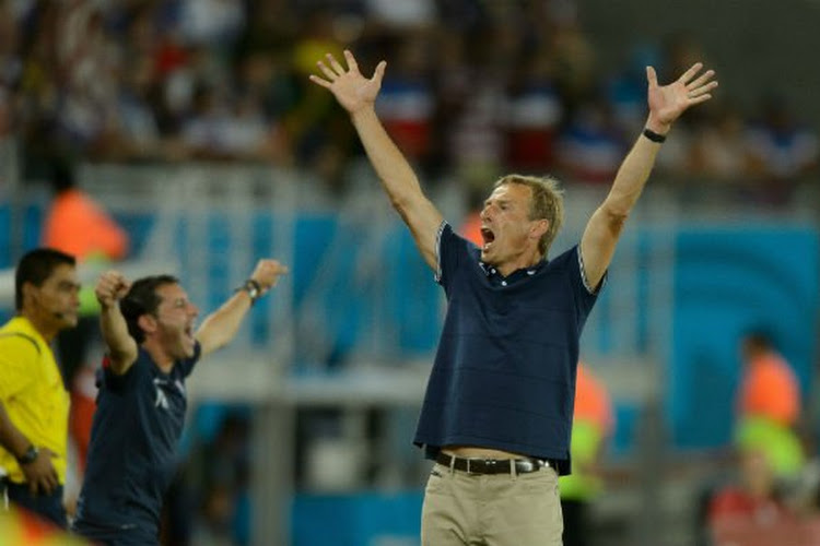 Klinsmann zingt Duits volkslied mee