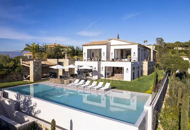 Villa with pool 13