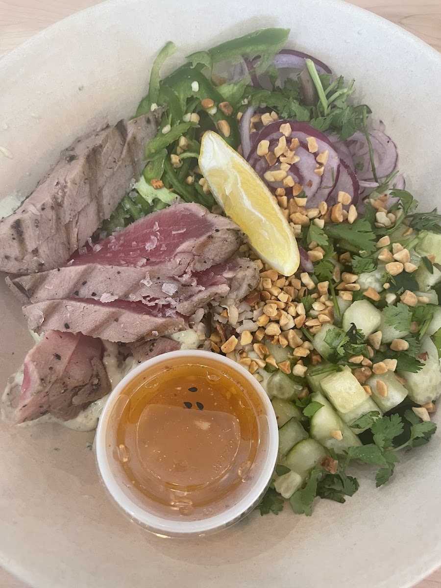 Lemongrass ahi bowl