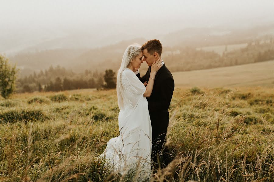 Wedding photographer Olya Bragіna (helgabragina). Photo of 31 March 2023