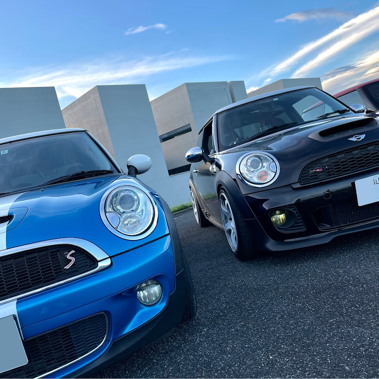 ミニ ハッチバックのクーパーs・MINI・MINI乗りさんと繋がりたい・R56・オフ会に関するカスタム事例の投稿画像1枚目