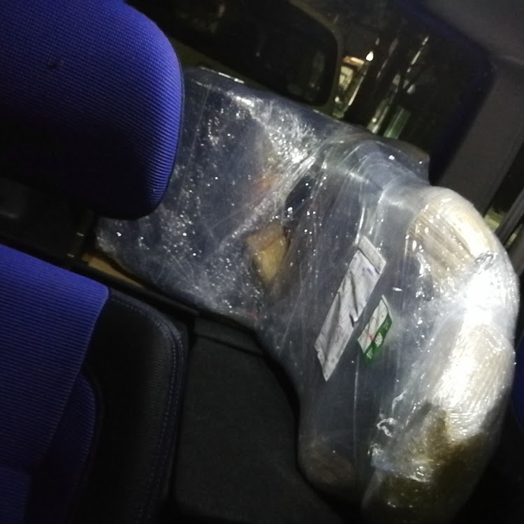 プレオ RS-LimitedのRECARO・セミバケットシートに関するカスタム事例の投稿画像2枚目