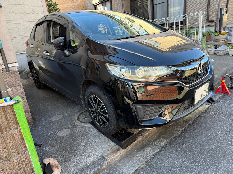 フィットの冬タイヤに交換したよ・シーケンシャル交換できた😆・貝がら屋町田店・濃厚牡蠣味噌・飯テロ攻撃(ﾉ´･ω･)ﾉに関するカスタム事例の投稿画像2枚目