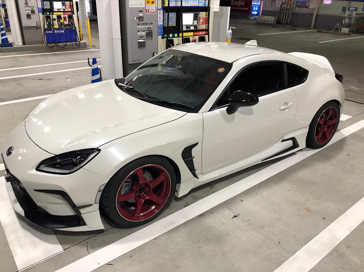 GR86のマフラー出口を見てみたい・夜走り・県境は、雨に関するカスタム事例の投稿画像3枚目