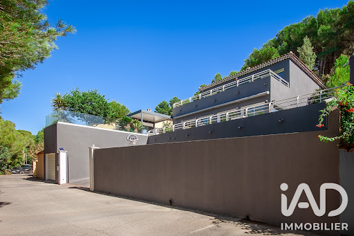 House with pool and terrace 2