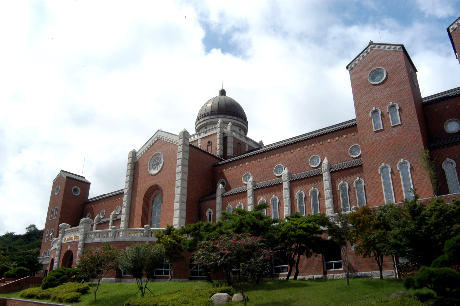 This Korean  University  Is So Beautiful Over 100 Films Have 