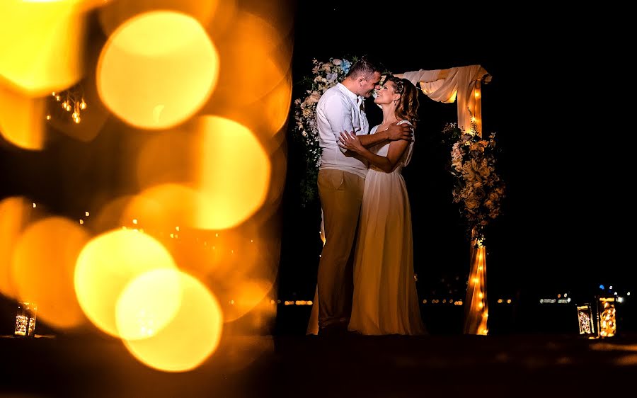 Fotógrafo de casamento Răzvan Baluș (razvanbalus). Foto de 10 de julho 2022