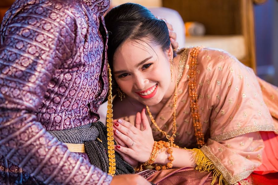 Fotografo di matrimoni Nattawut Kojchapoom (cmanproduction). Foto del 8 settembre 2020
