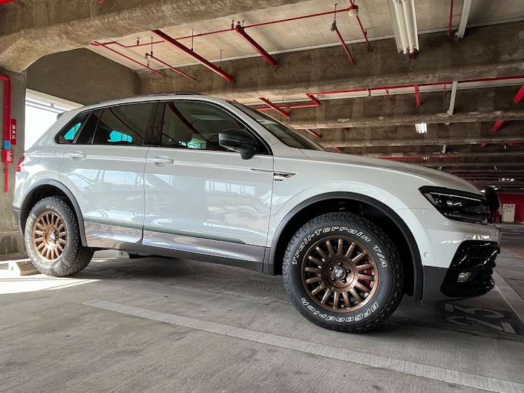 ティグアンのみんなでつくろうホイール図鑑・白くま監督・Tiguan TDI 4MOTION R-Line・O.Z.Raching・Rally Raidに関するカスタム事例の投稿画像2枚目