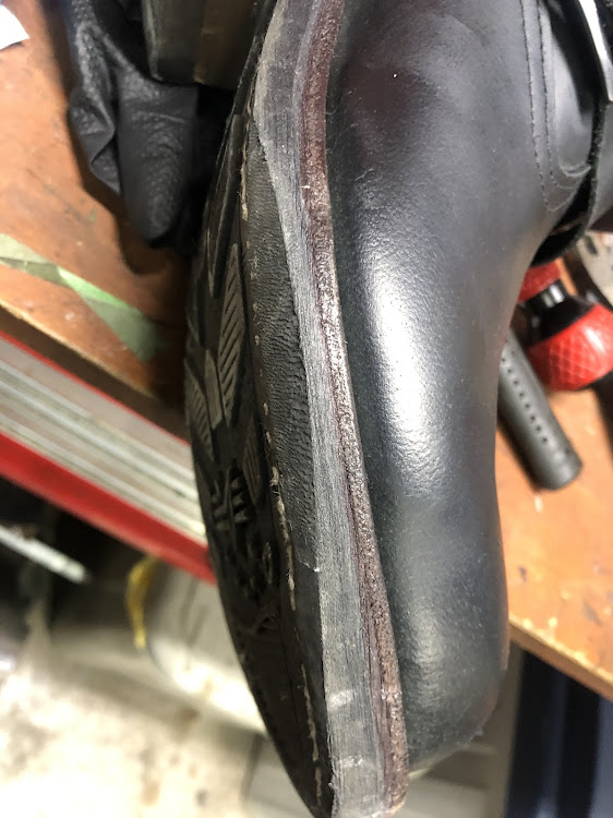 Garage Wakaoさんが投稿した秋の夜長・靴磨き・DIYに関するカスタム事例の投稿画像2枚目