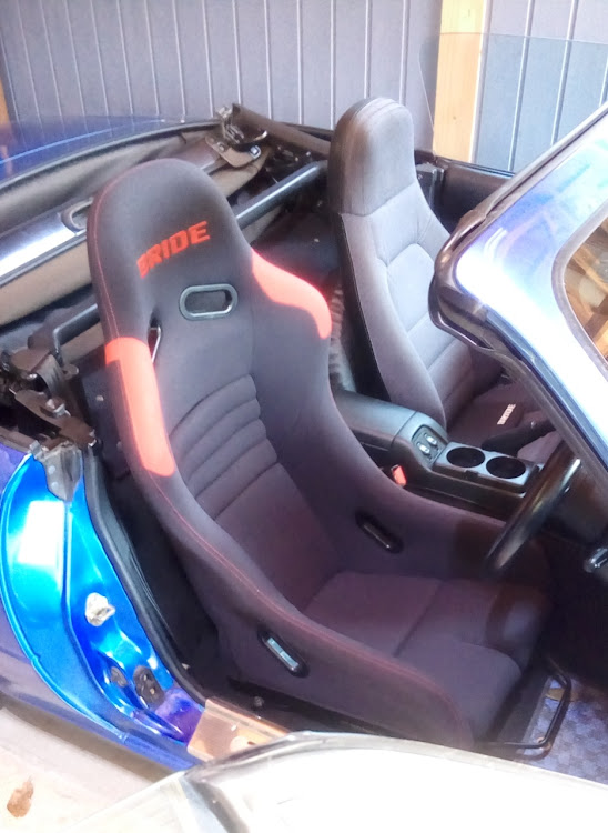 ロードスターのNA8C・DIY・ユーノスロードスター・フルバケ・BRIDEに関するカスタム事例の投稿画像1枚目