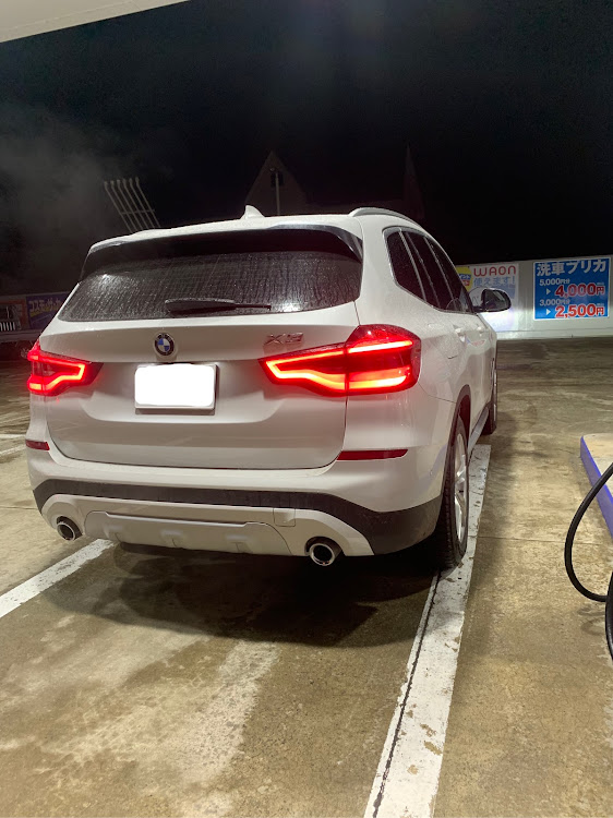 X3のbmw・車汚い・給油カード・犬に関するカスタム事例の投稿画像2枚目
