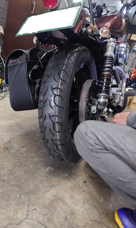 スープラのツーリング仲間・70スープラ・ハーレーダビッドソンXL1200・食べてばかりに関するカスタム事例の投稿画像4枚目