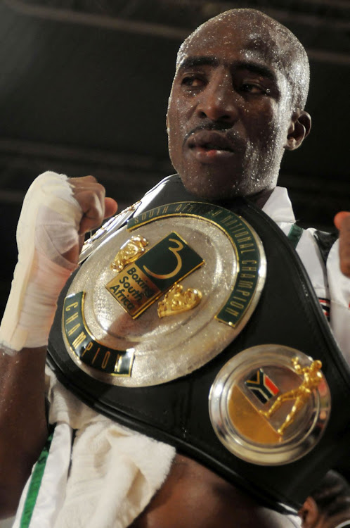 Sabelo Jubatha ended the reign of Thando Vukuza as the national junior featherweight champion with a 10-round stoppage on December 18, 2009.