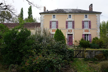 maison à La Chapelle-Faucher (24)