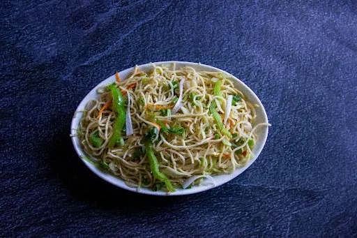 Wok Tossed Hakka Noodles