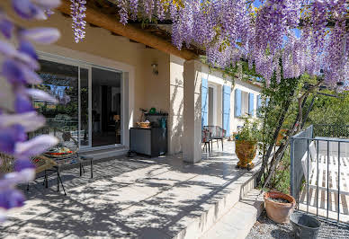 Maison avec piscine et jardin 3