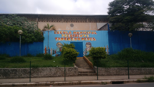 Escola Tancredo Neves