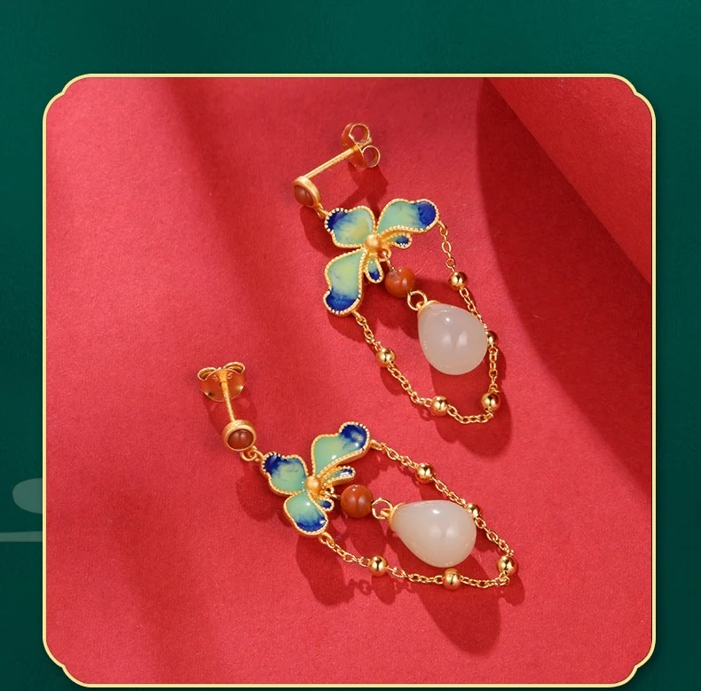 Ženske retro kineske minđuše od Hetian žada i srebra S925. Dodajte eleganciju i orijentalni šarm vašem stilu. Odličan poklon.