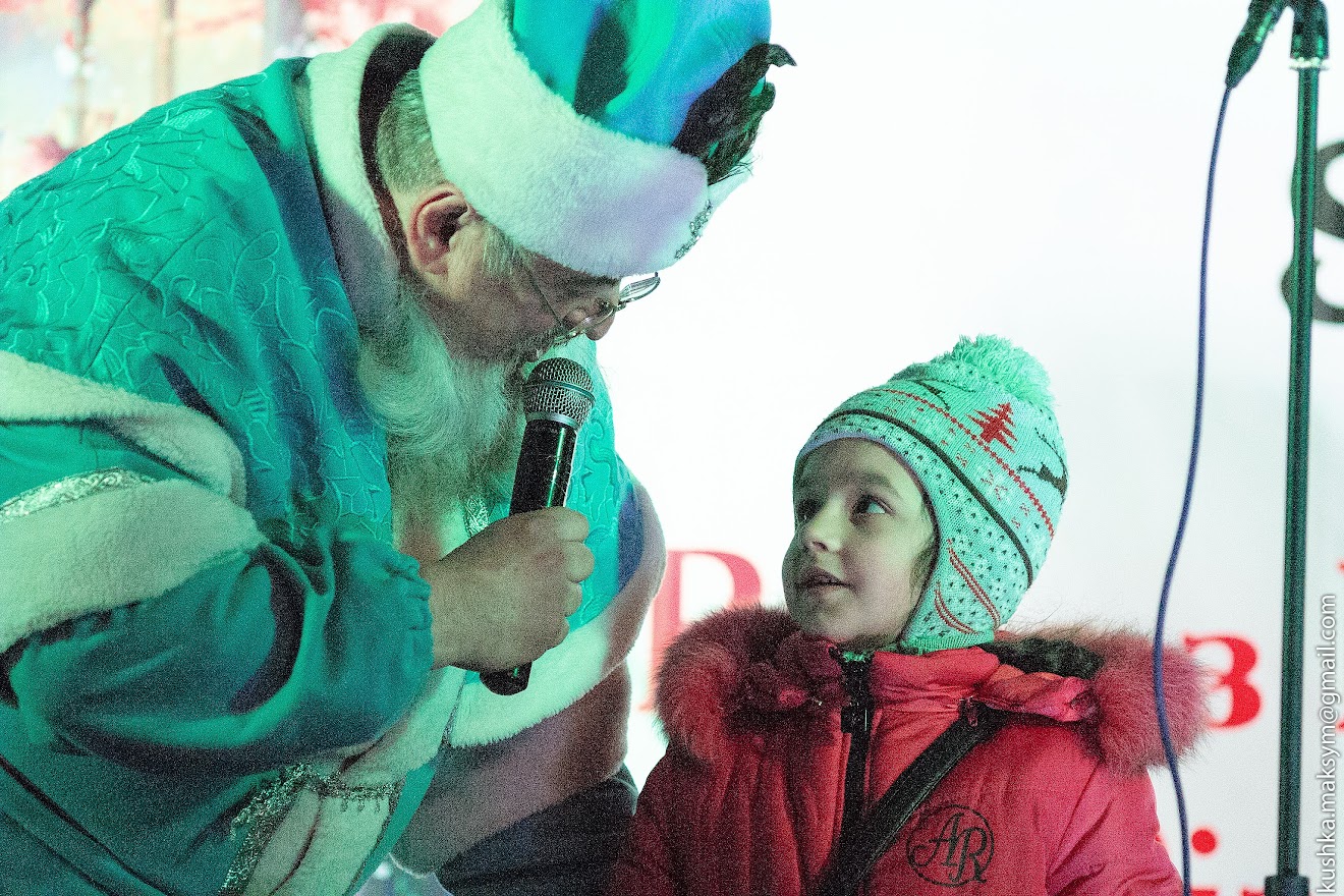 Новорічна атмосфера у Вінниці: відбувся перший концерт на Різдвяному Ярмарку в центрі міста