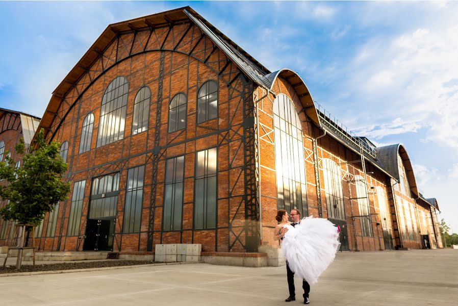 Fotógrafo de casamento Kamil Kubjatko (kamilkubjatko). Foto de 28 de outubro 2017