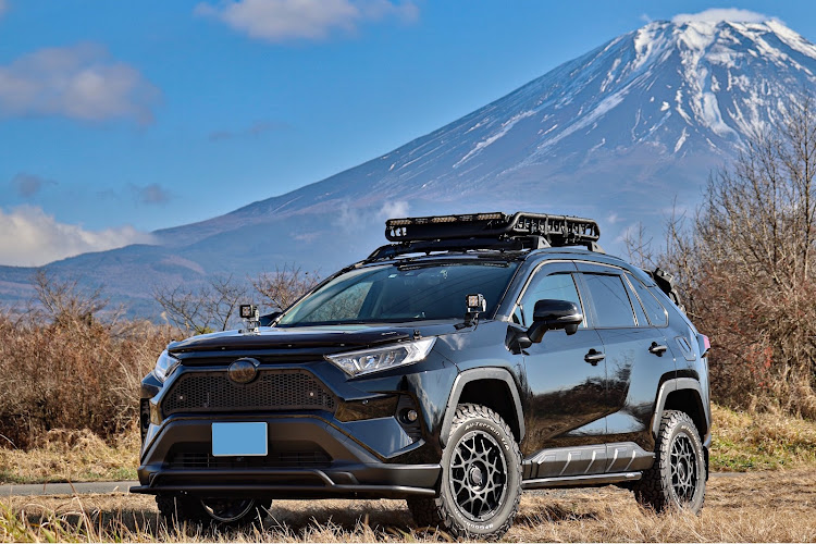 RAV4の2022ベストショット・12月にエントリーします・ドライブ・富士山に関するカスタム事例の投稿画像1枚目