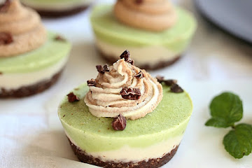 Vegan White Chocolate Peppermint Cheesecake
