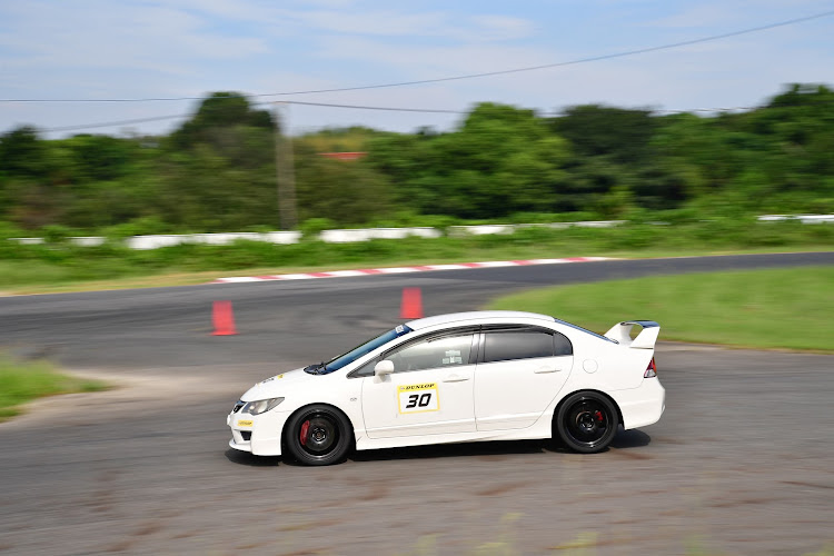 シビックタイプRのDZC2019・ディレチャレ・ディレッツァチャレンジ・DUNLOP・DIREZZAに関するカスタム事例の投稿画像10枚目