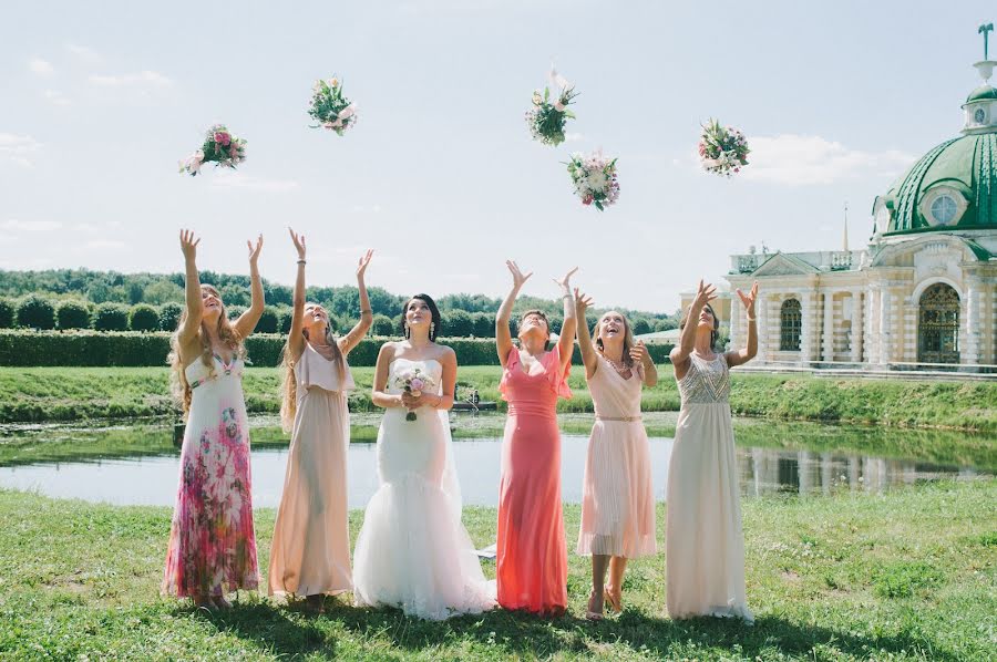 Fotógrafo de casamento Irina Zakharkina (carol). Foto de 19 de agosto 2015