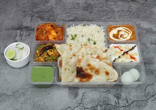 Paneer Tikka Masala With Dal Makhani Thali